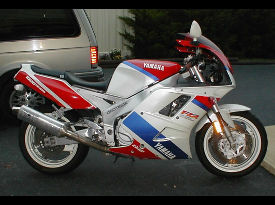 1993 Yamaha FZR1000 (white)